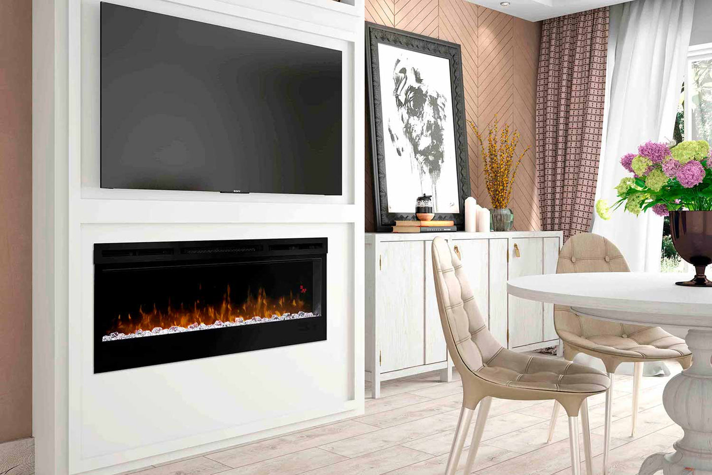 Chimenea eléctrica Dimplex Optiflame Prism 50 BLF5051 bajo el televisor en la sala de estar